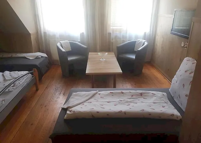 Manhattan Apartment *